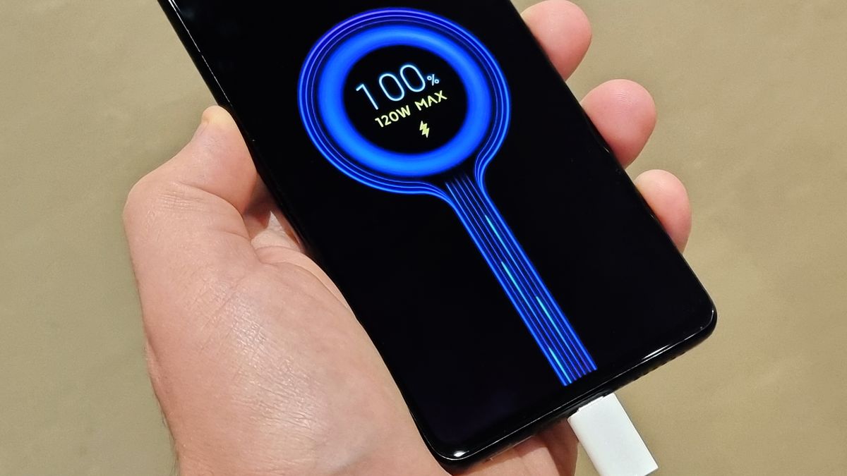 Xiaomi 11T Pro z ładowaniem 120 W wymaga użycia specjalnej ładowarki