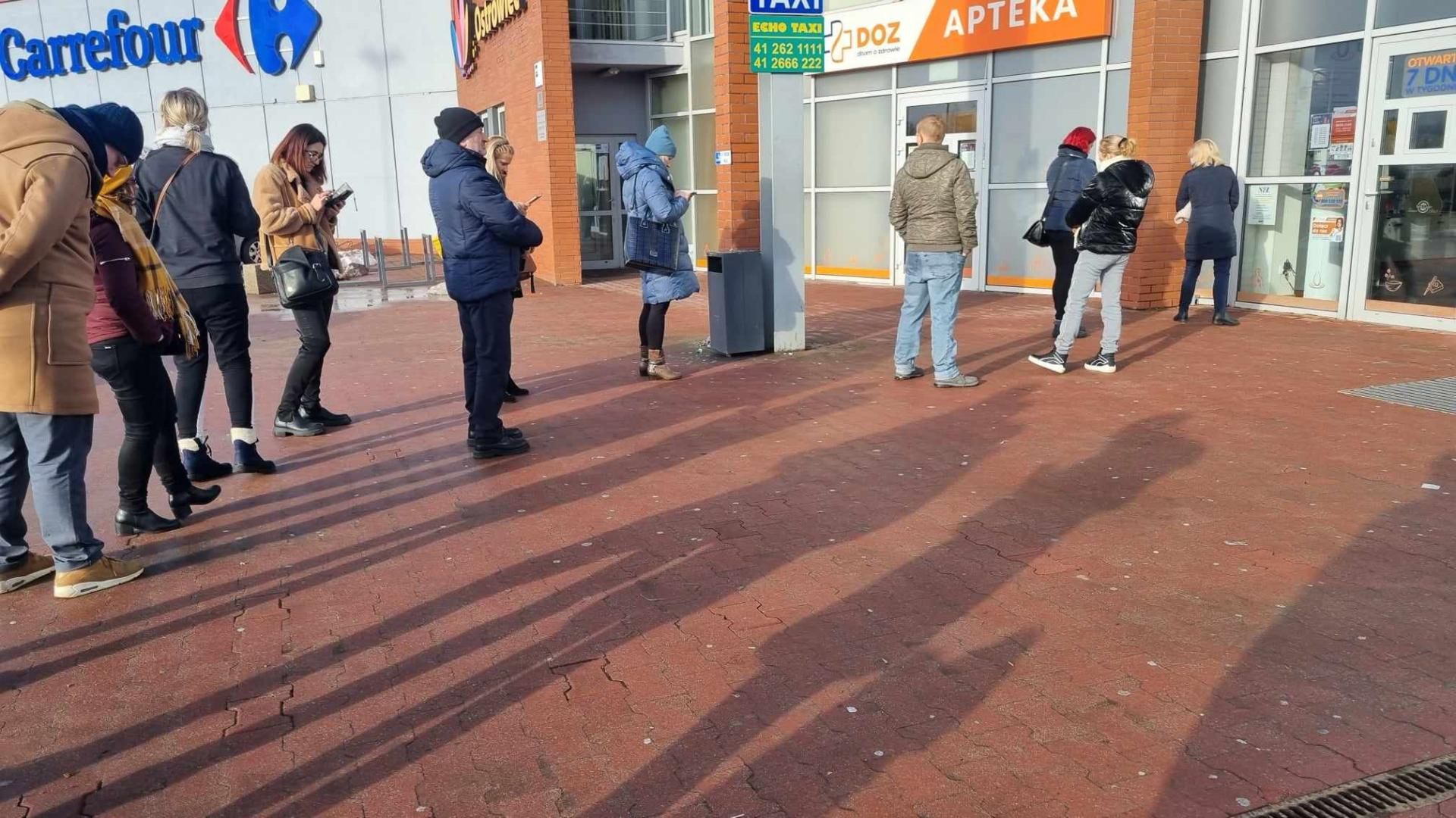 Zmiany w zasadach dyżurowania aptek w nocy i w święta. Od 2024 r. ma być więcej dostępnych punktów