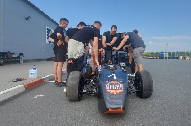 Studenci Politechniki Gdańskiej pracują nad bolidem