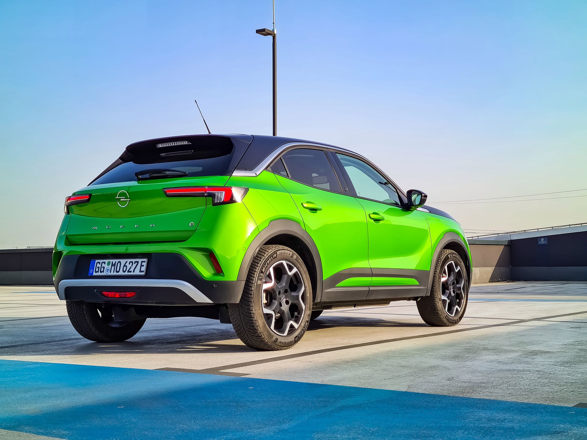 Opel Mokka-e: Systemy bezpieczeństwa i wsparcia kierowcy oraz nowy system info-rozrywki 3