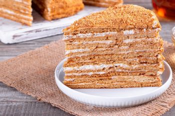 Co roku na Wszystkich Świętych piekę to ciasto. Zachwyca smakiem, ale i wyglądem