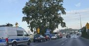 Auto uderzyło w drzewo. Dwie osoby spłonęły we wraku