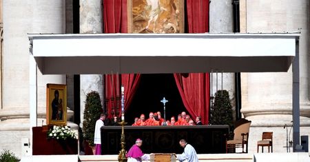 Watykan: 250 tysięcy osób na pogrzebie Franciszka - "papieża pośród ludzi"