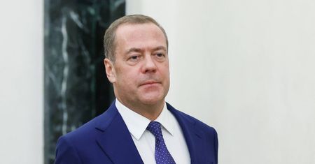 Miedwiediew ostrzega. Twierdzi, że Polska będzie "wasalem" Niemiec