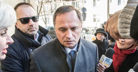 Władza próbowała wejść w układ z Leszkiem Czarneckim? Sensacyjne doniesienia Giertycha