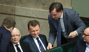 Ziobryści zostają w klubie PiS. Dzięki Mariuszowi Błaszczakowi