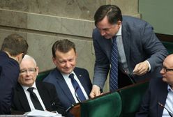 Ziobryści zostają w klubie PiS. Dzięki Mariuszowi Błaszczakowi