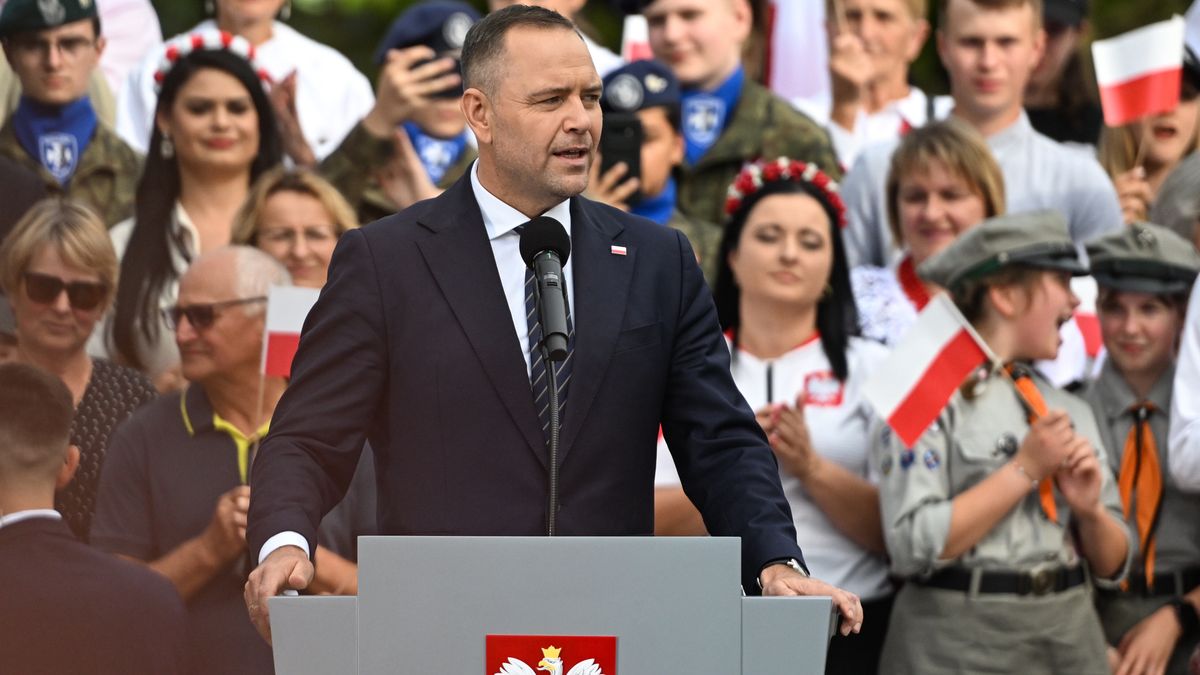 Karol Nawrocki
Kolbuszowa, 08.08.2025. Prezydent RP Karol Nawrocki przemawia podczas spotkania z mieszka�cami w Kolbuszowej, 8 bm. Na spotkaniu, nowy prezydent przedstawia� m.in. pierwsze projekty ustaw, o kt�rych m�wi� w kampanii wyborczej. (aldg) PAP/Wojtek Jargi�o
Wojtek Jargi�o
mieszka�cy, nowy prezydent, prezydent rp, spotkanie, wizyta