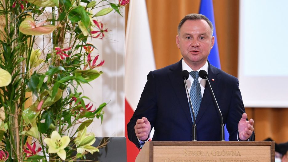 Warszawa. Prezydent Andrzej Duda podczas uroczystej inauguracji roku akademickiego 2021/2022 w Szkole Głównej Gospodarstwa Wiejskiego 