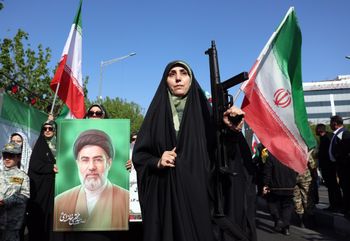 Atak na tankowiec w Cieśninie Ormuz. Iran zamyka szlak