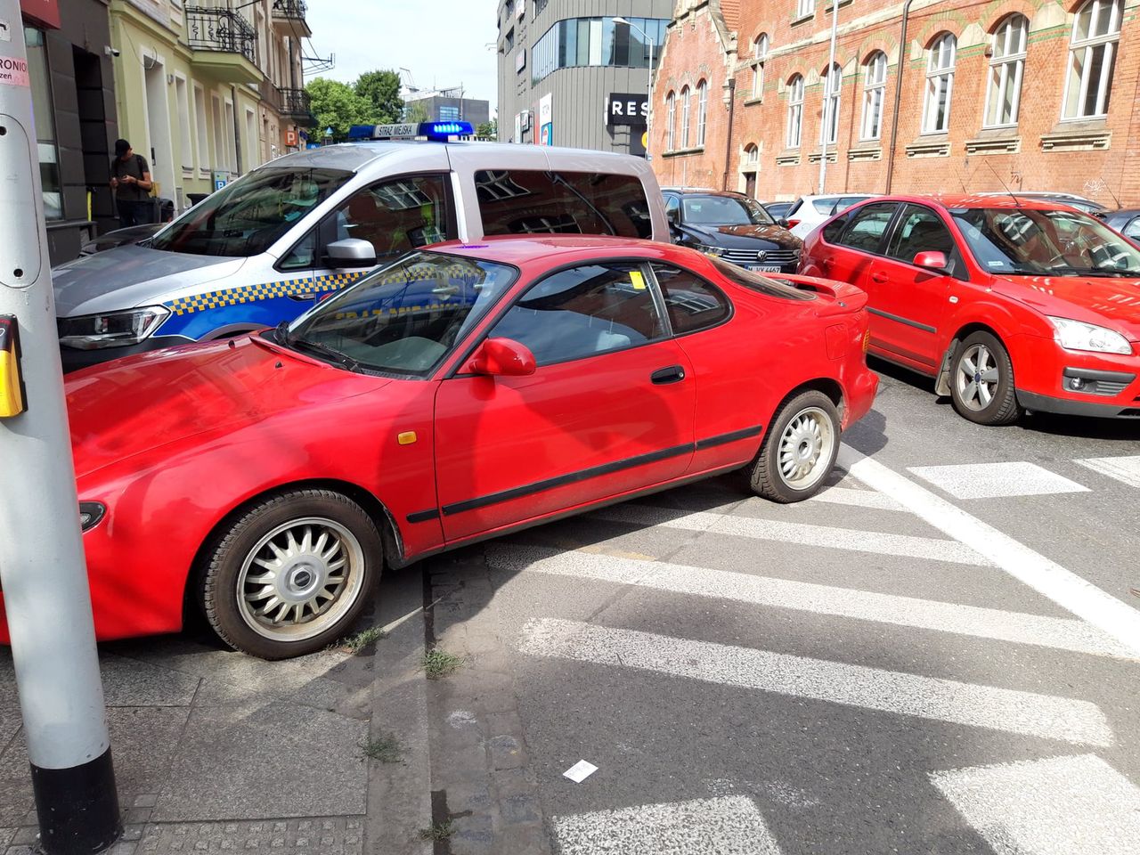 Katowice. Miasto na wojnie ze źle parkującymi kierowcami. Sypią się mandaty