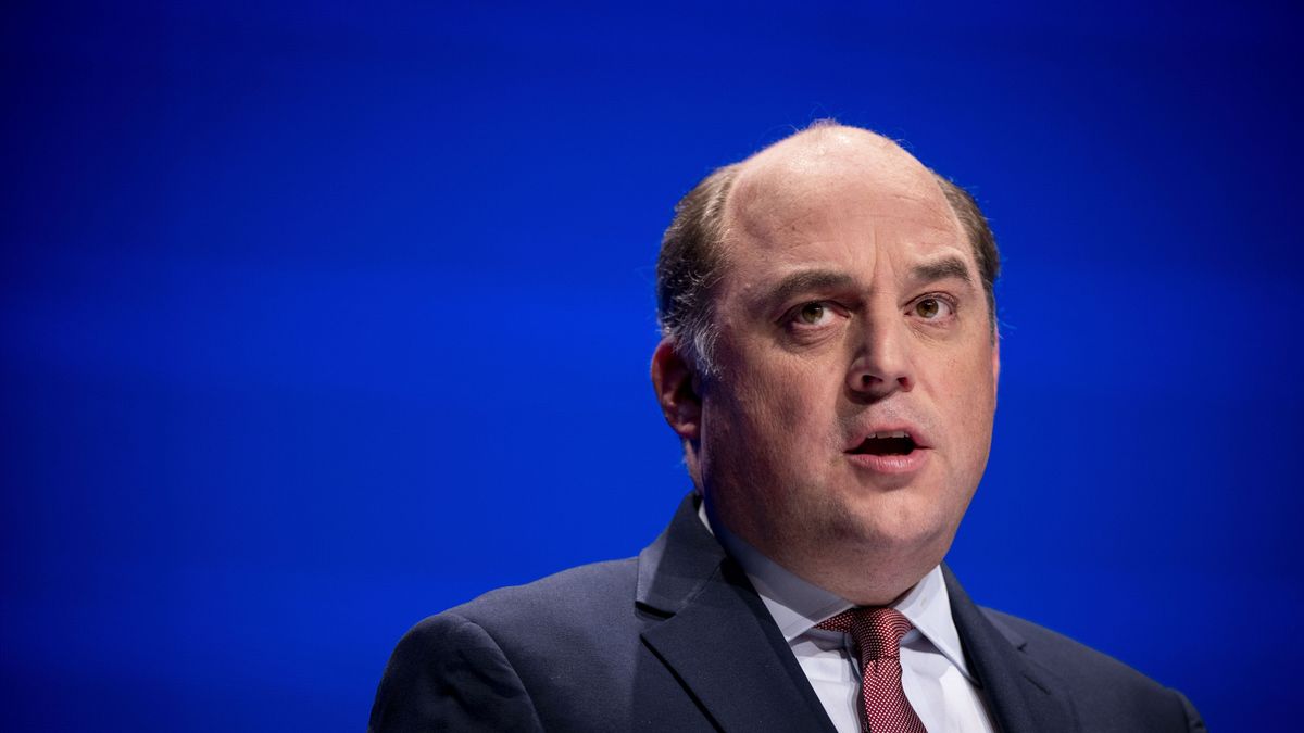 Britain's Defence Secretary Ben Wallace speaks at Conservative Party Conference in Birmingham, Britain, 02 October 2022. Prime Minister Liz Truss admitted there were flaws with the announcement of her 'mini-budget' which led to market turmoils and British pound going historic low against the US dollar. EPA/TOLGA AKMEN Dostawca: PAP/EPA.