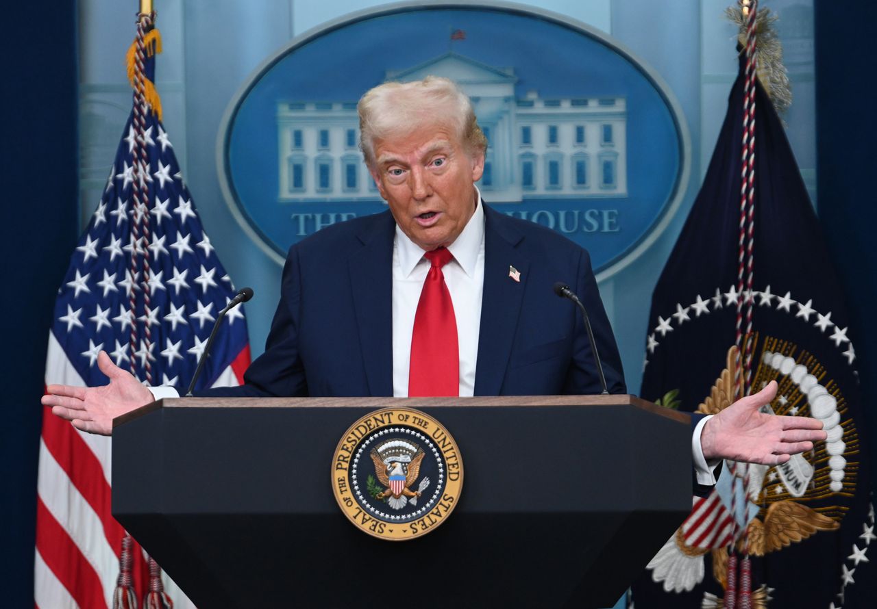 Cła odwetowe po amerykańsku. Jak Trump na to wpadł i jak to policzył?