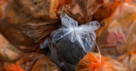Marnowanie żywności w Polsce. Każdy z nas wyrzuca jej ogromną ilość