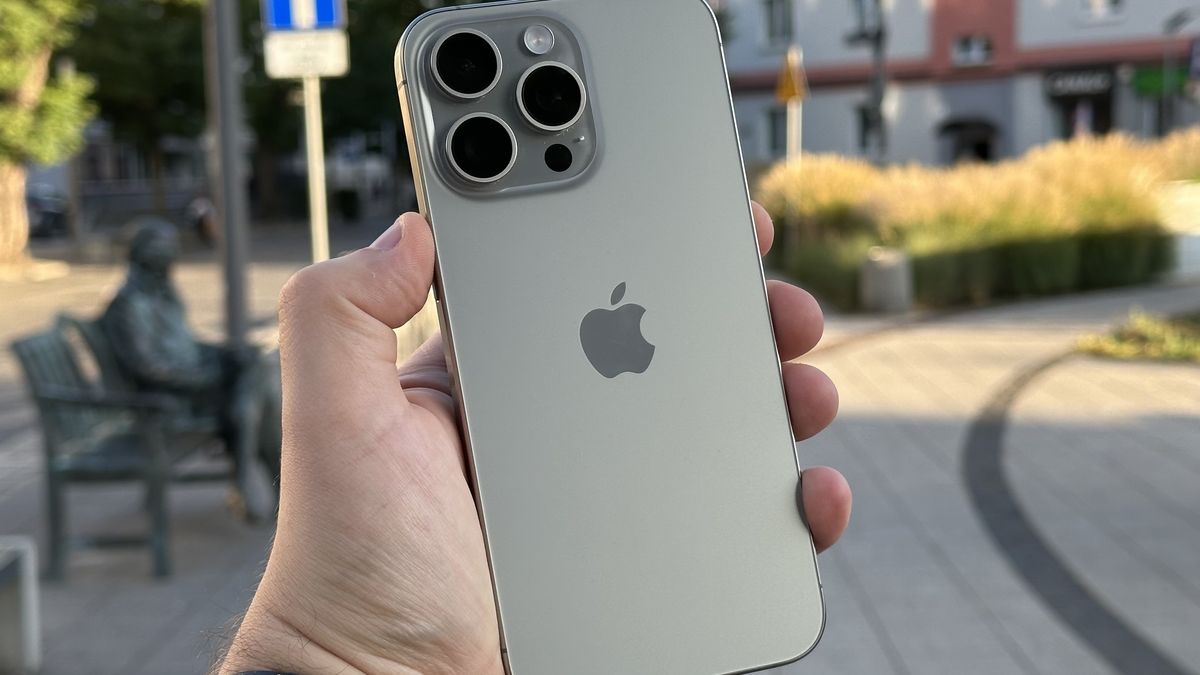 iPhone 15 Pro Max