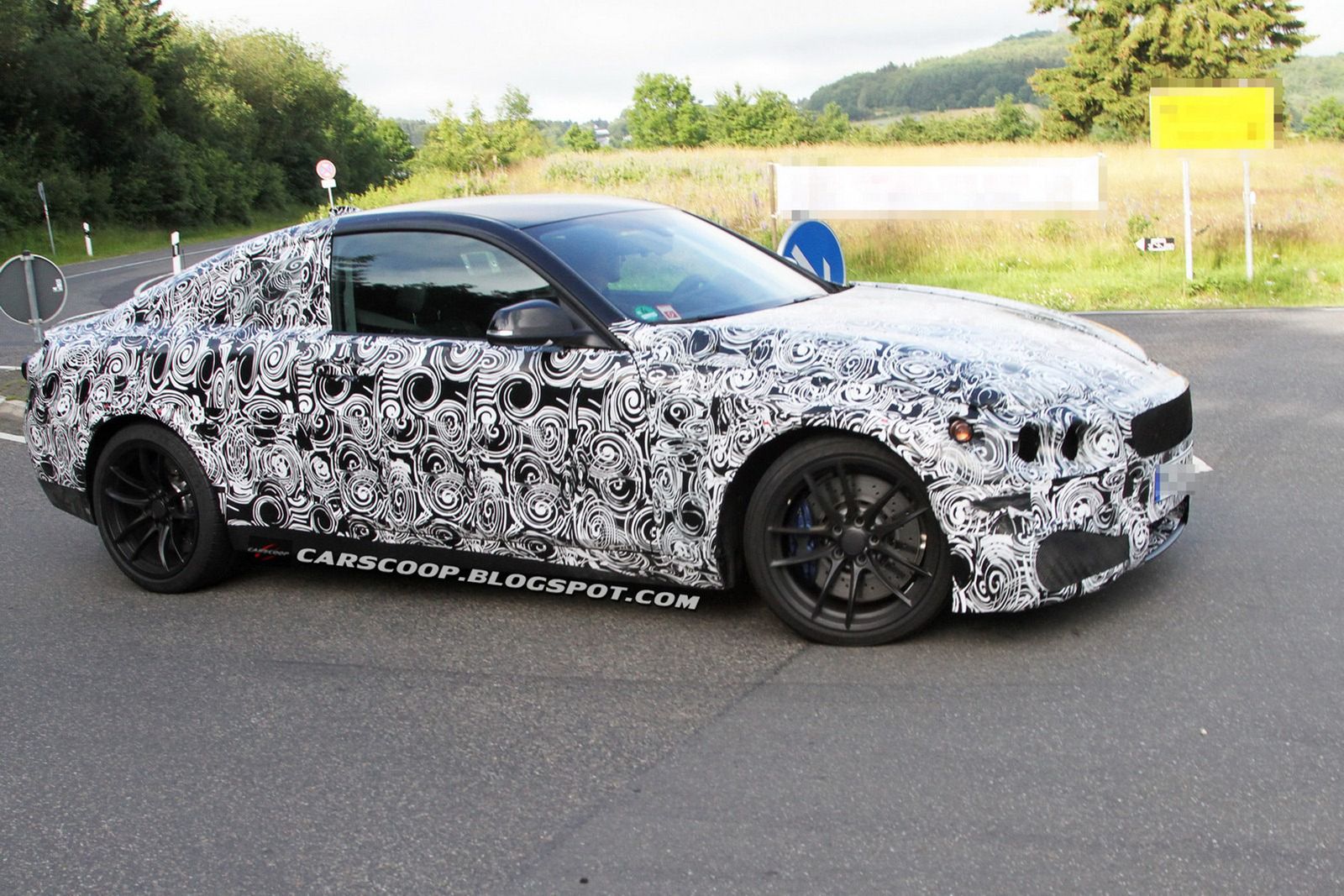 2013/2014 BMW M3 Coupe/M4 - zdjęcie szpiegowskie (źródło: Carscoop)