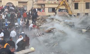 Już 13 ofiar po zawaleniu budynku. Ratownicy wciąż przeszukują gruzowisko