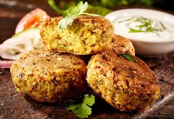 Kotleciki idealne do domowego obiadu. Potrzebujesz warzywa z puszki i kilku dodatków