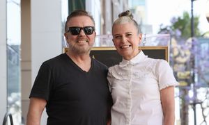 Ricky Gervais się żeni. Po 40 latach związku