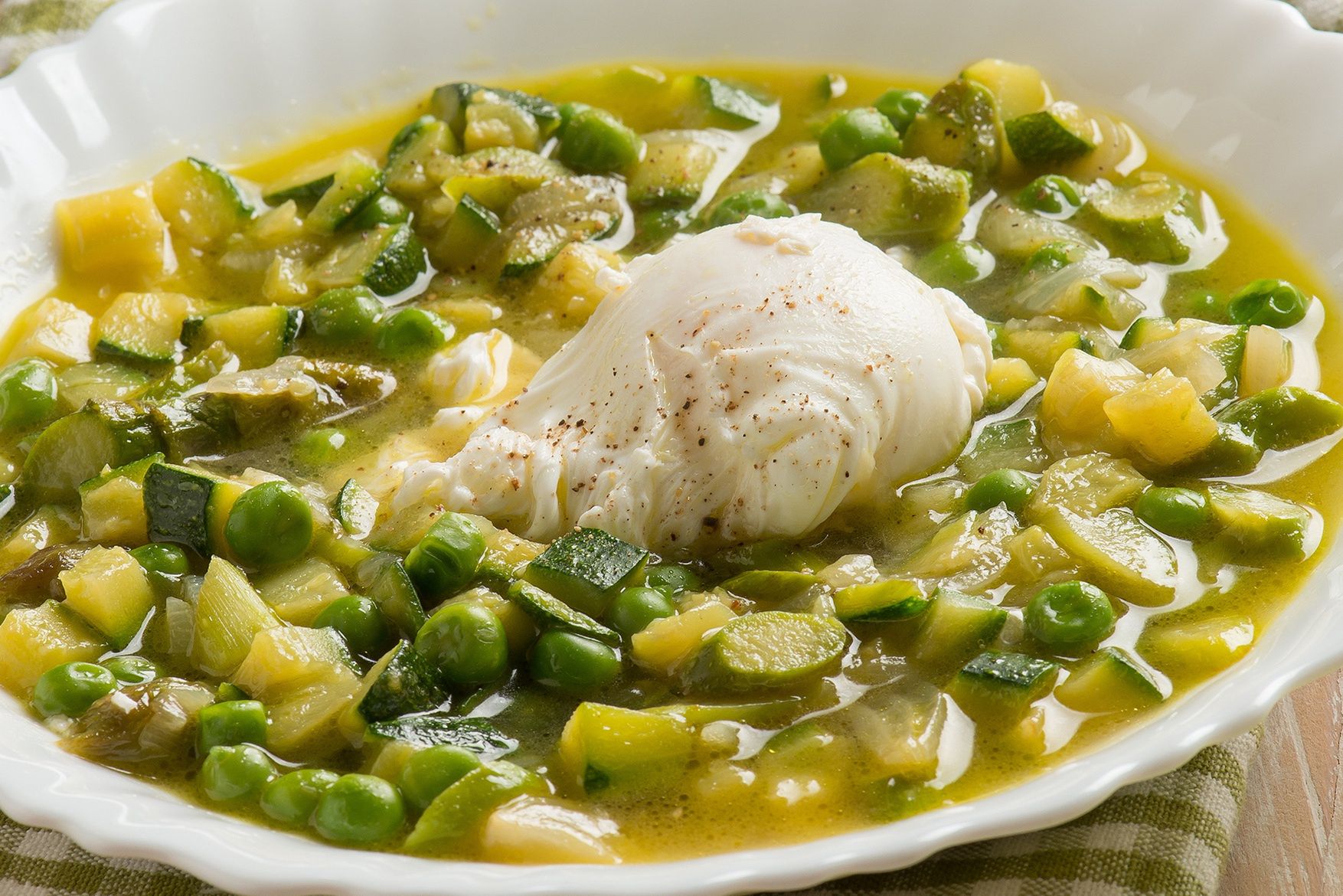 Przepyszny, zielony sos, który możesz podać na różne sposoby. Posmakuje każdemu