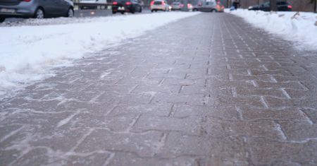 Wieczorem, w nocy i nad ranem może być ślisko! IMGW ostrzega przed oblodzeniem w Lublinie