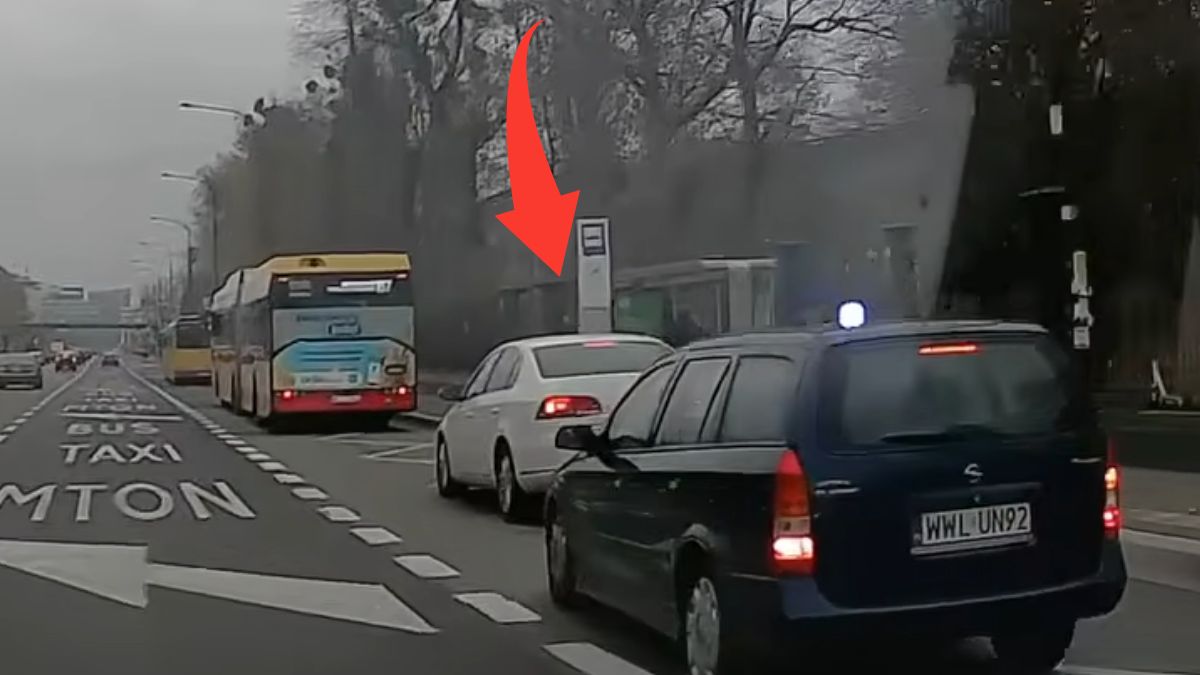 Kierowca chciał ominąć korek, trafił na nieoznakowany radiowóz