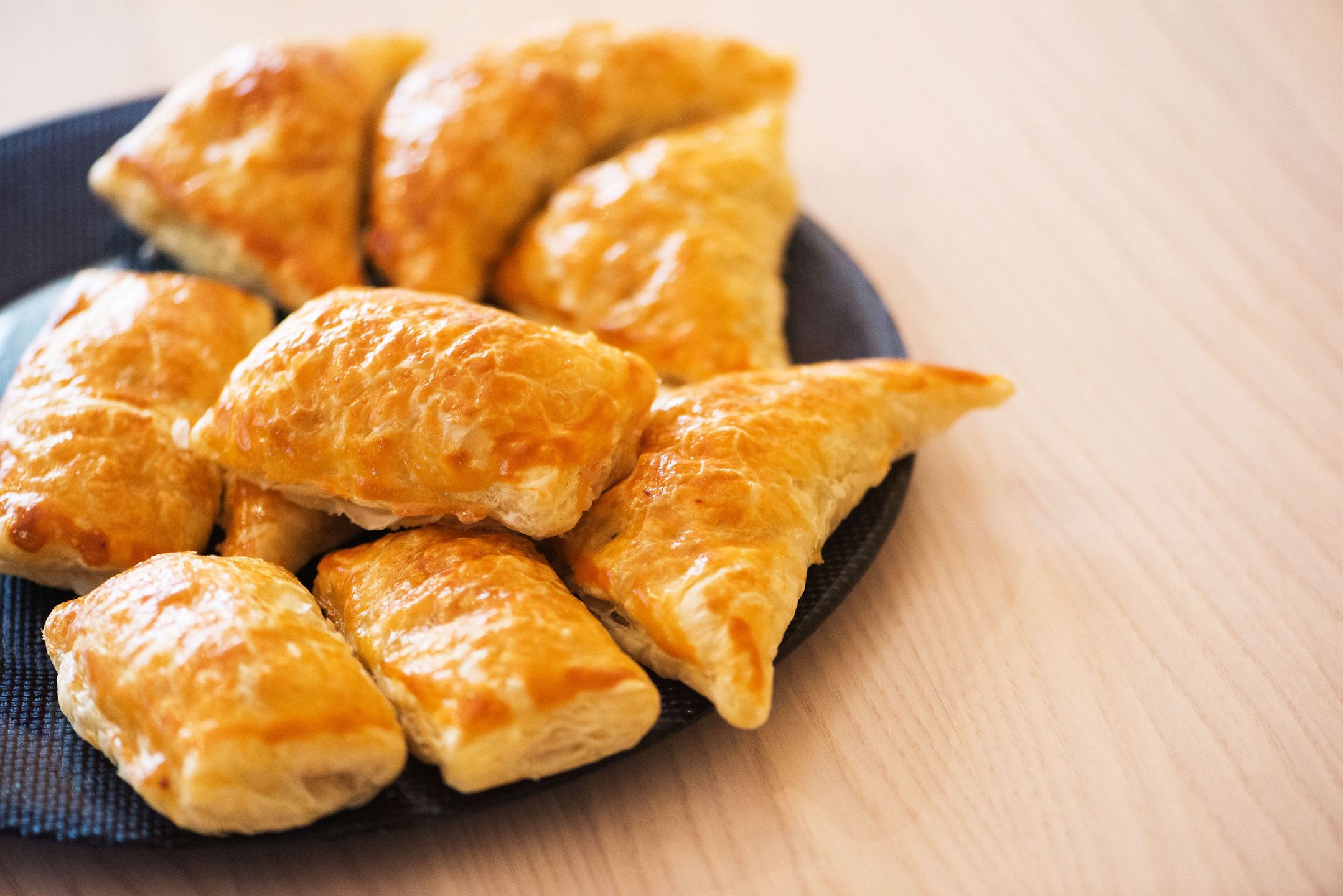 Paszteciki z ciasta francuskiego