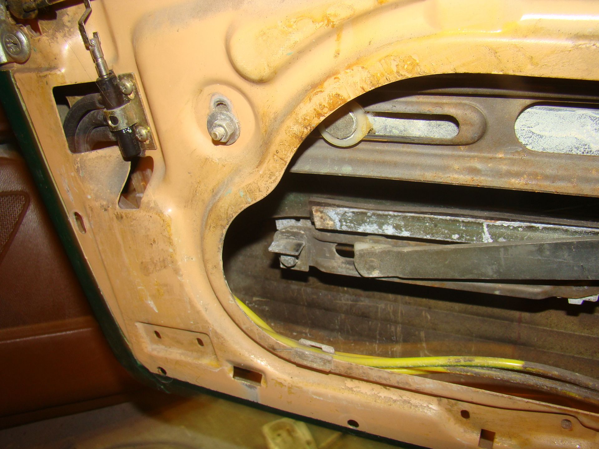 Mercedes 450 SL (R107) - rozbrajanie drzwi 7