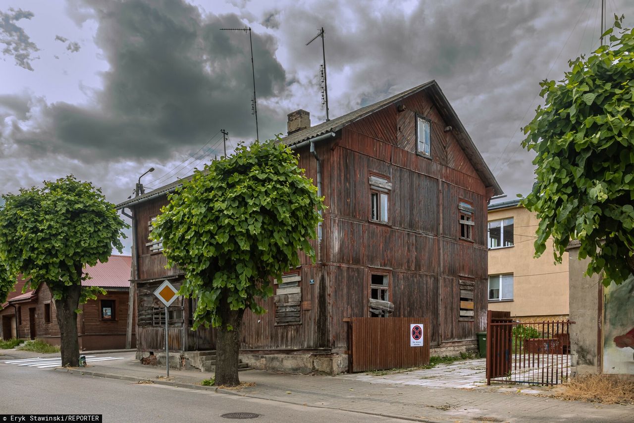 "Miliony domów pozamykane na zardzewiałe kłódki". Eksperci alarmują