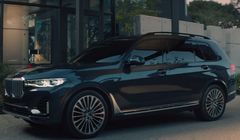 Tajemniczy McLanden w reklamie nowego BMW X7 (wideo)