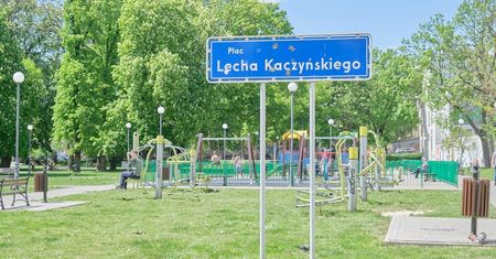 Robi się coraz cieplej, pojawili się amatorzy picia pod chmurką. Sypią się mandaty
