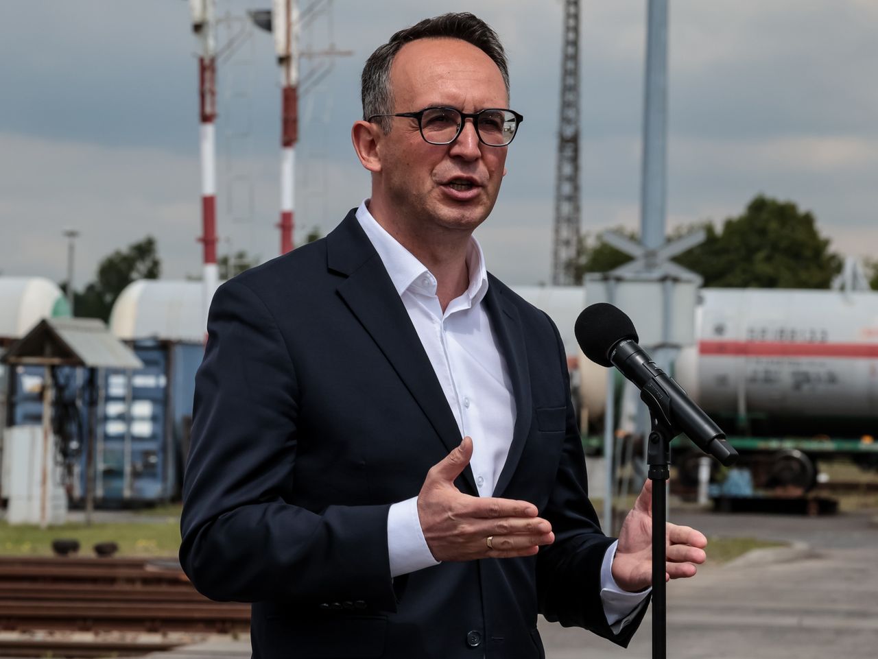 Rząd wstrzymuje pieniądze na kolej? Minister: nie pozwolę