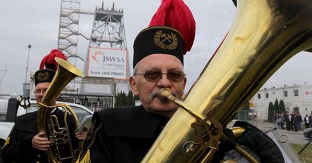 Potężne długi i prokurator. Państwowa spółka traci fortunę. Co miesiąc!