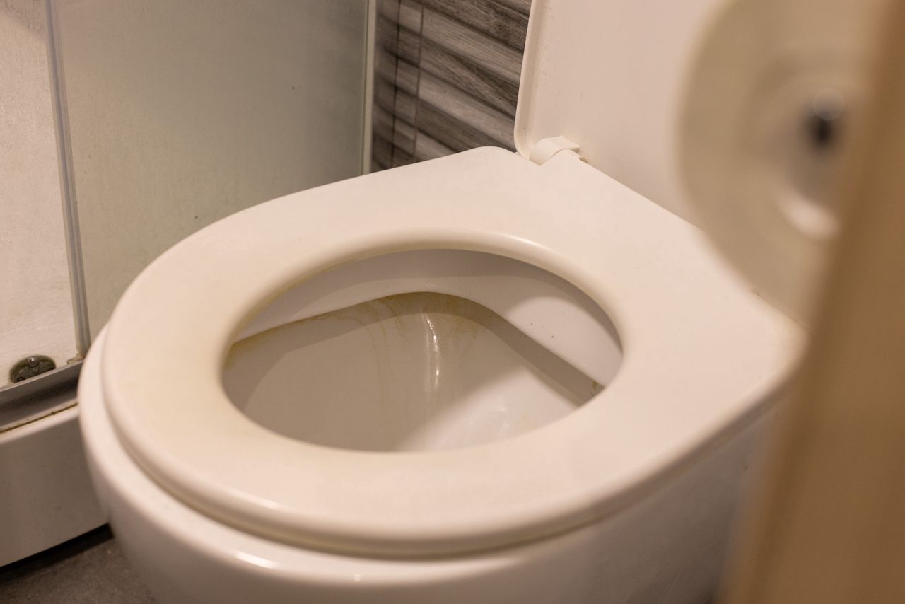 Wsyp 10 łyżek do muszli. Będzie lśnić jak w hotelu