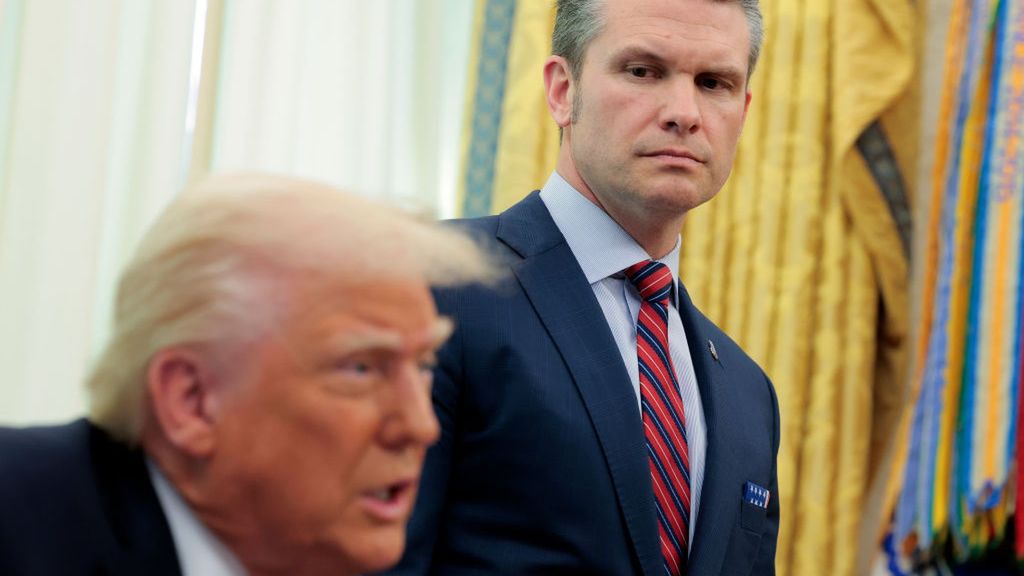 Prezydent Donald Trump i  szef Pentagonu Pete Hegseth