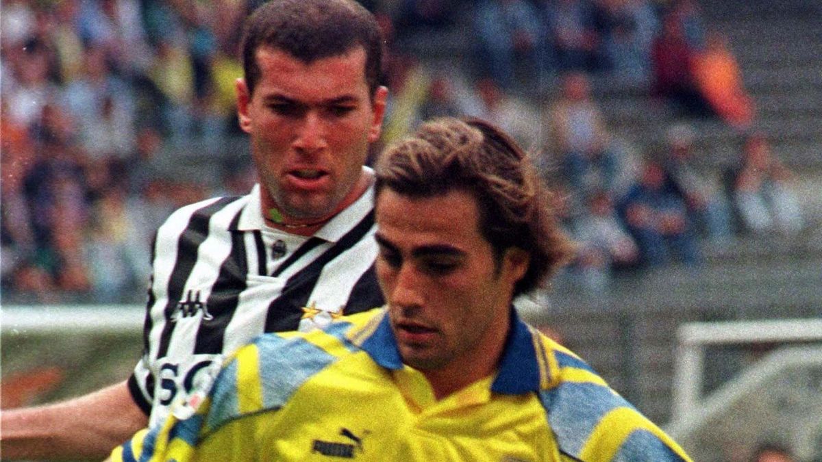 Fabio Cannavaro w akcji w żółtym stroju wyjazdowym podczas walki o Scudetto w Turynie, 18 maja 1997 r. fot. domena publiczna