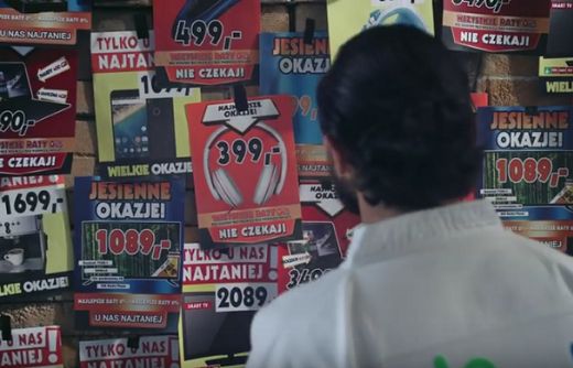 Karateka „przebija ceny innych sklepów” w świątecznej kampanii OleOle.pl