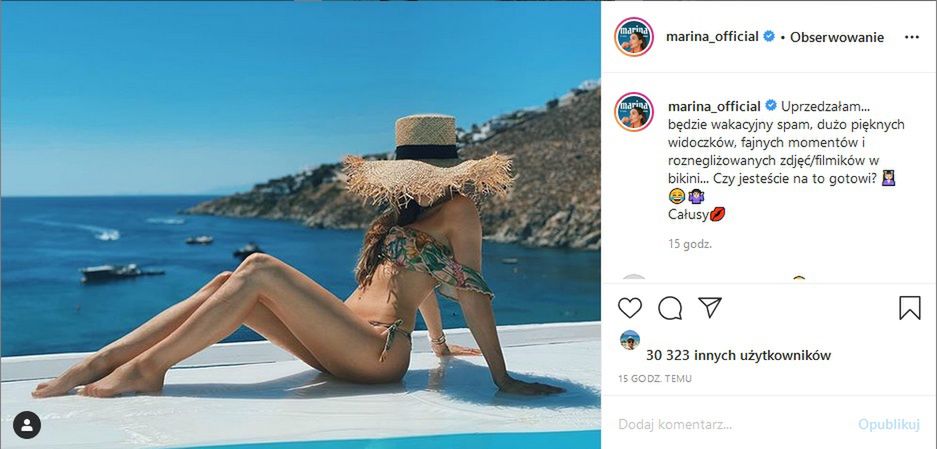 Marina pozuje w bikini
