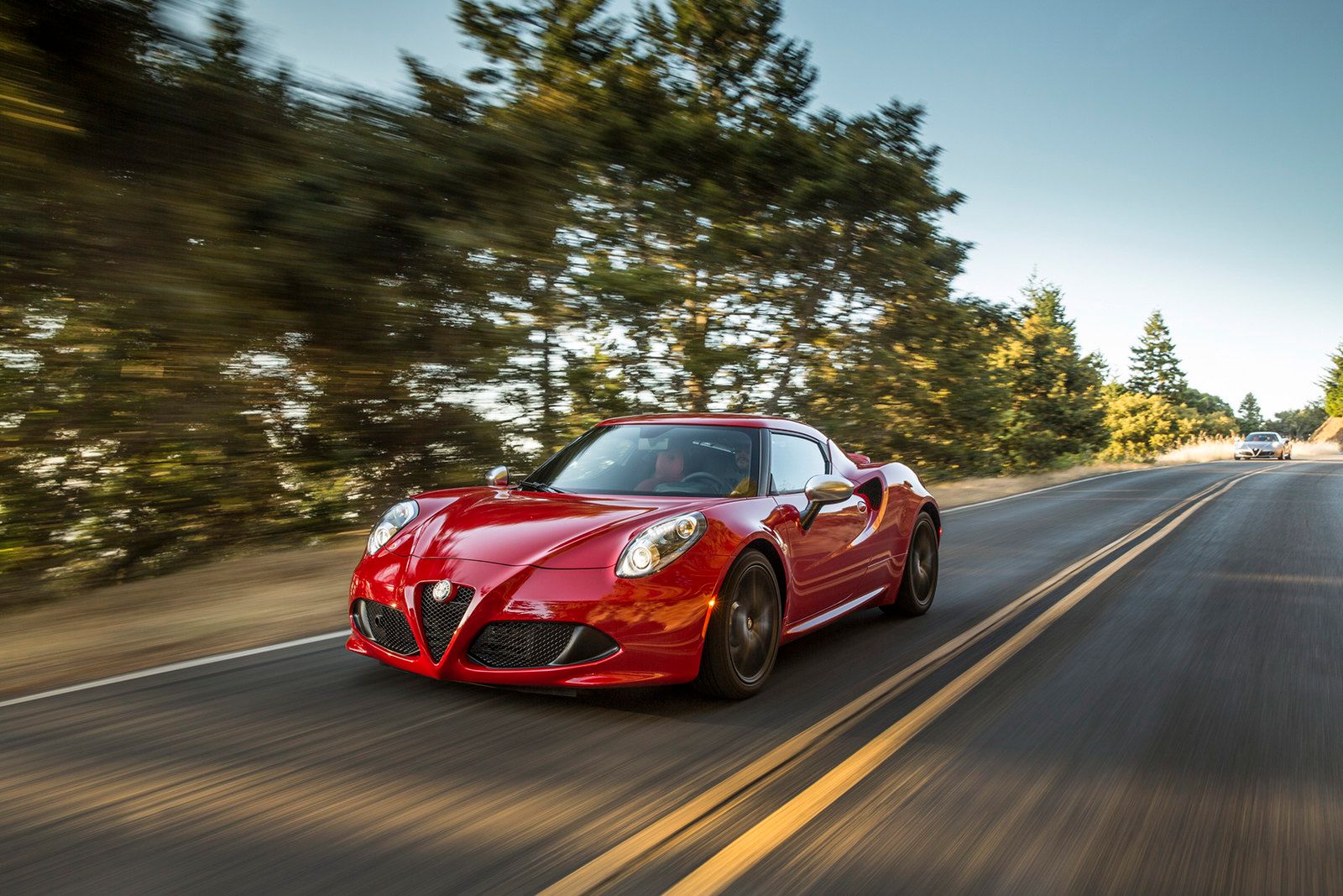 Alfa Romeo 4C w wersji na rynek amerykański w obszernej galerii zdjęć 52