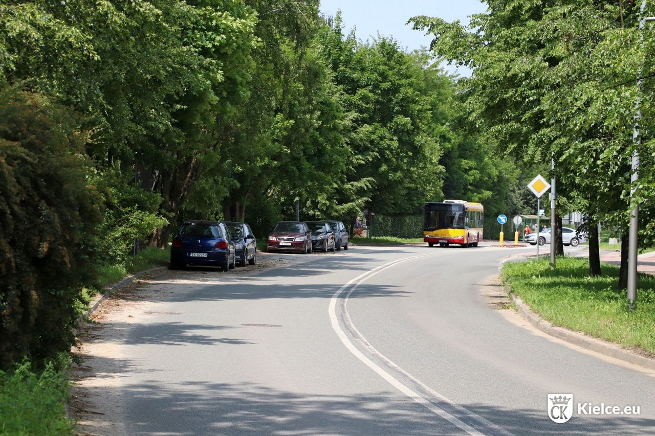 Mieszkańcy ulicy Massalskiego w Kielcach muszą przestawić samochody przed piątkowym sprzątaniem