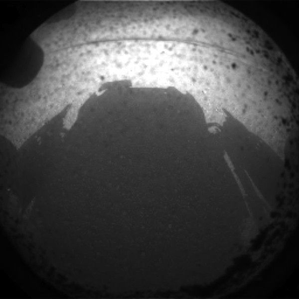 Curiosity Rover wylądował! Mamy pierwsze zdjęcia z pokładu łazika 2