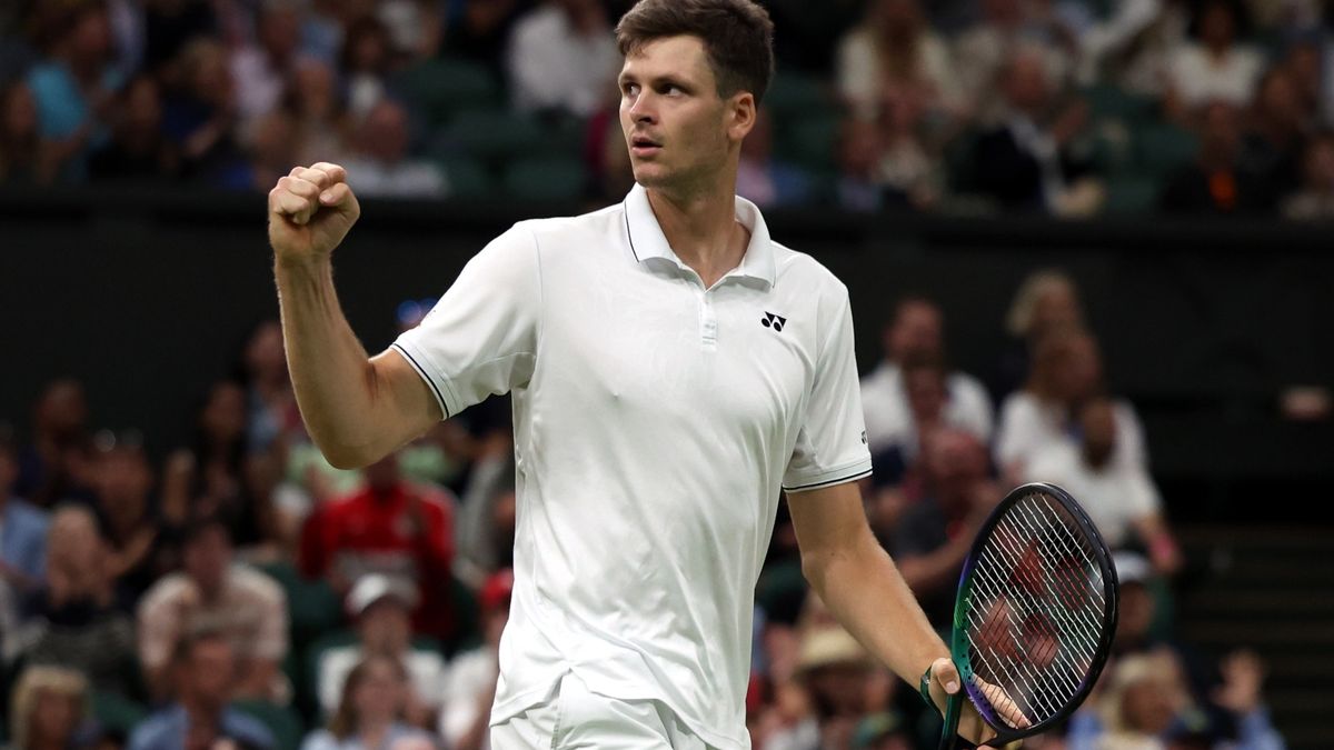 Wimbledon Championships 2023 - Day 7
epa10736843 Hubert Hurkacz of Poland reacts as he plays Novak Djokovic of Serbia in the Men's Singles 4th round match at the Wimbledon Championships, Wimbledon, Britain, 09 July 2023.  EPA/ISABEL INFANTES   EDITORIAL USE ONLY 
Dostawca: PAP/EPA.
ISABEL INFANTES