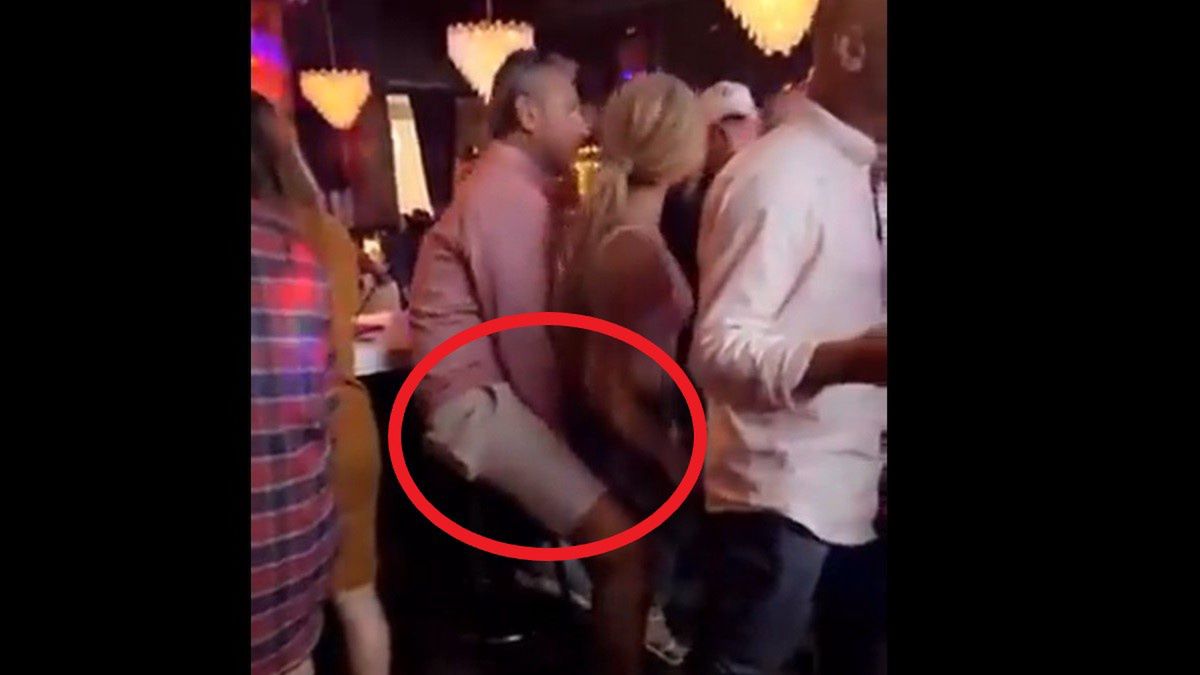 Amerykański trener podczas erotycznego tańca