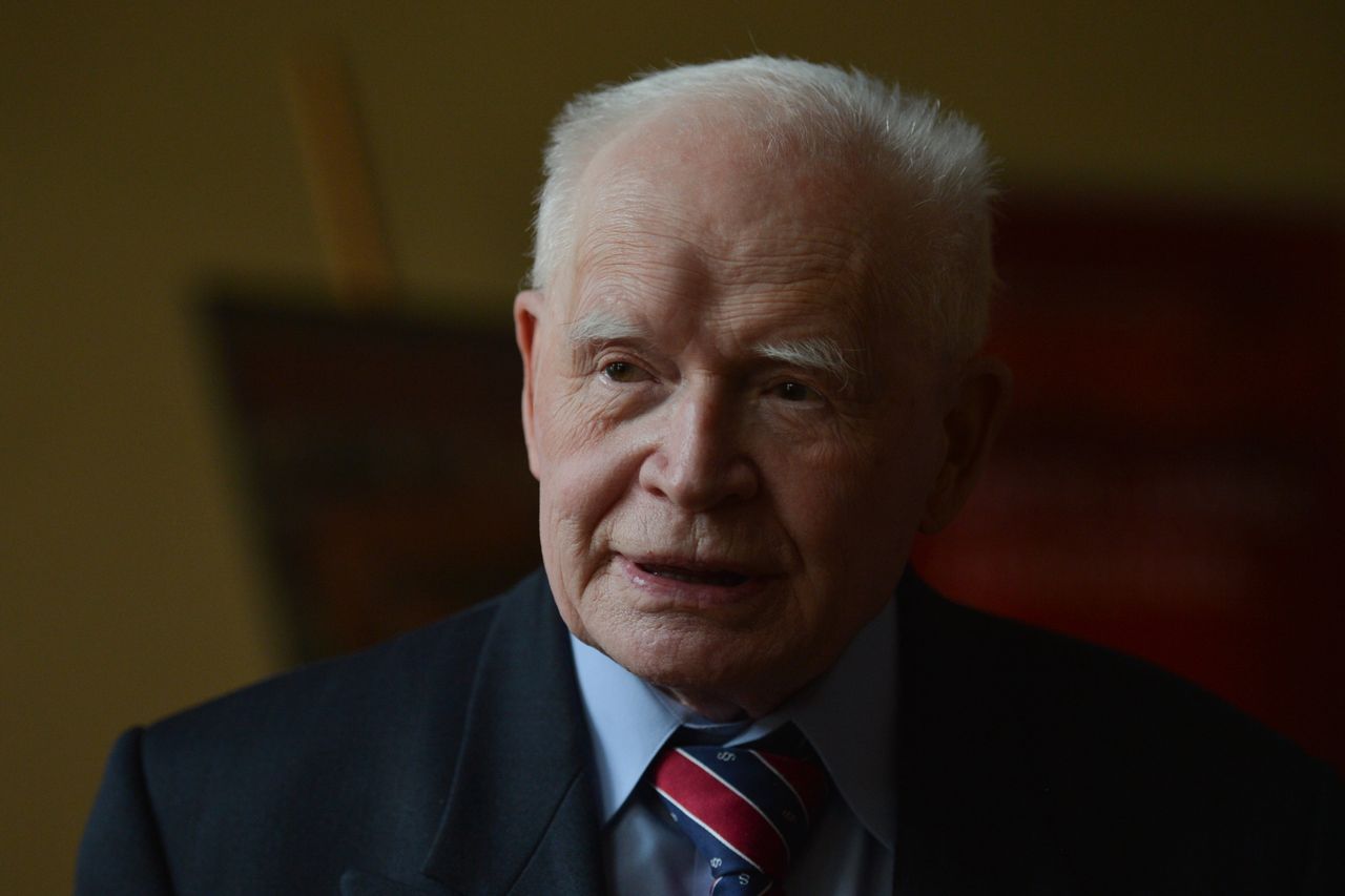 Pogrzeb prof. Adama Strzembosza. Spocznie z rodzeństwem trojaczym