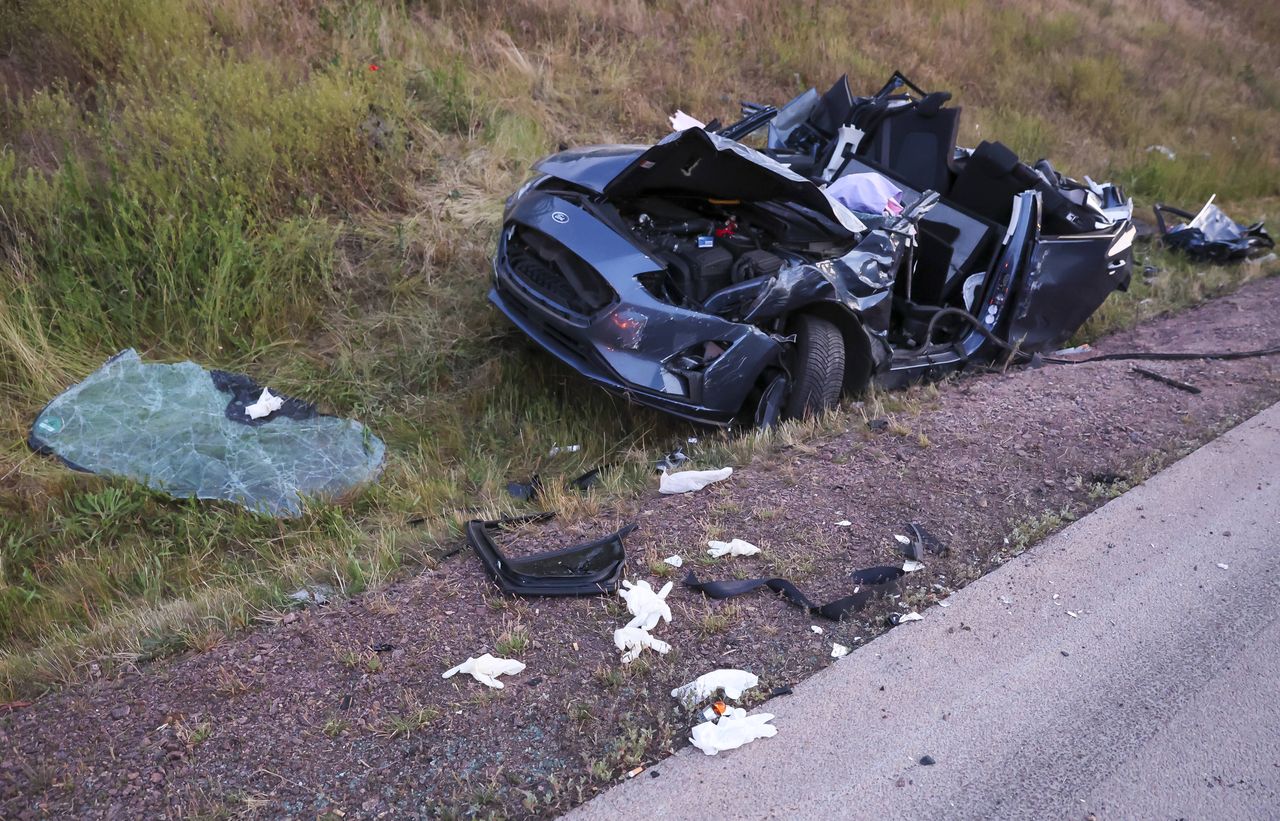 Niemcy. Dramat na autostradzie. Trzy osoby nie żyją, 19 jest rannych