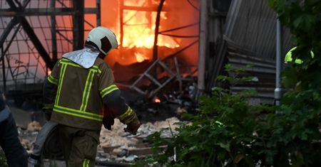 Rosyjski atak na Ukrainę. Magazyn dużej sieci zniszczony