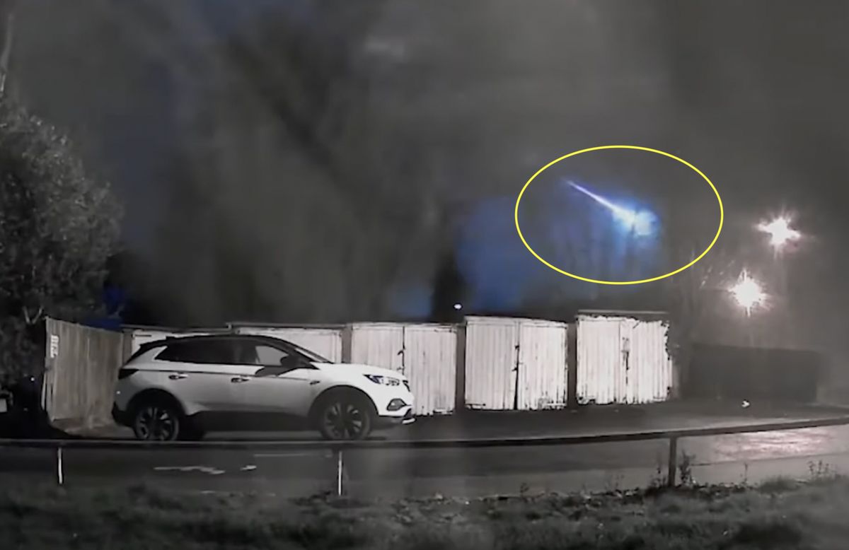 Meteor został zarejestrowany przez kamerę z domofonu 