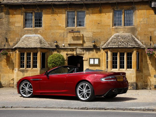 Aston Martin DBS Volante