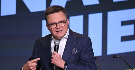 "Ciotka na ciotce, wujek na wujku". Hołownia o Totalizatorze Sportowym