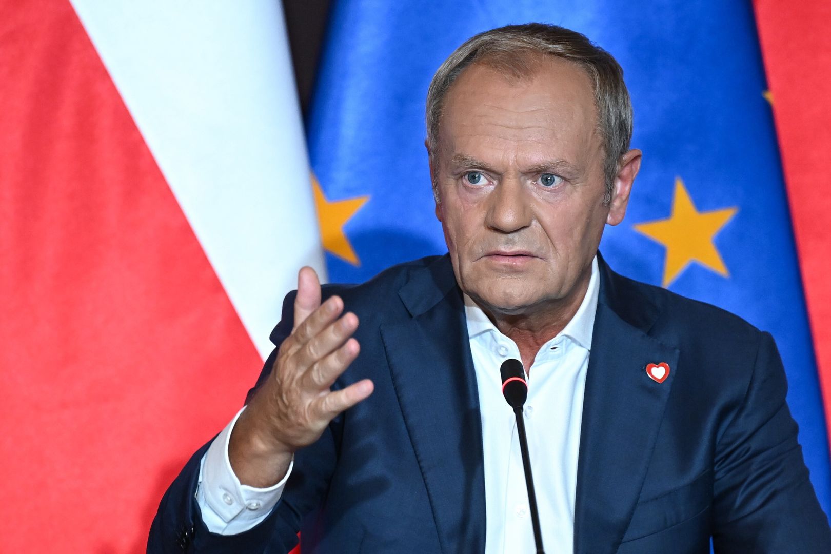 Premier Donald Tusk na spotkaniu z członkami Rady Ministrów 31 s